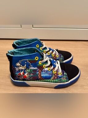 Sonic the Hedgehog Kids High-Top Sneakers in Blue and Black